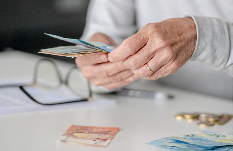 Lažni policajci pljačkali umirovljenice. Razotkrila ih 79-godišnjakinja