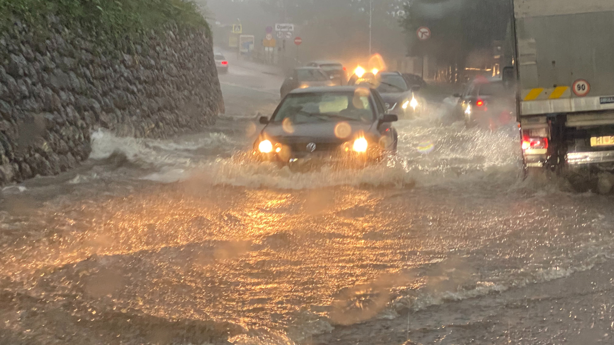 Potop u Rijeci zamutio izvorište, preporučuje se prokuhavanje vode za piće