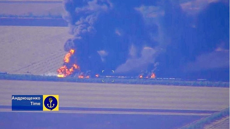 VIDEO Ukrajinski dronovi raznijeli ruski vlak
