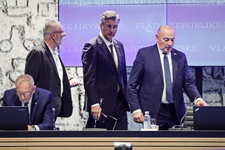 Hrvatska vojska dobiva 1356 novih djelatnika, a 19. ožujka postaje Dan posvojitelja