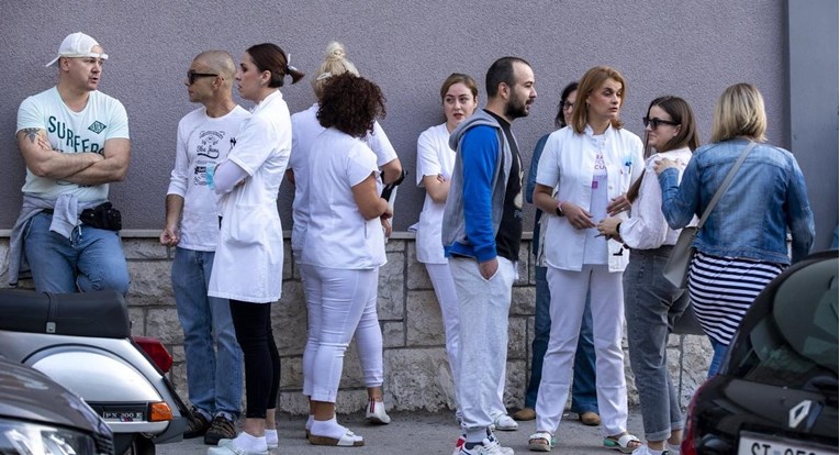 Komora medicinskih sestara: Ograđujemo se od prosvjeda, većina sestara je cijepljena