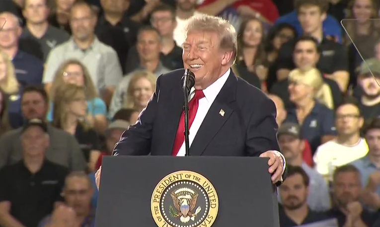 VIDEO Vikao Trumpu da je zaštitnik pedofila. Trump: On je komunist