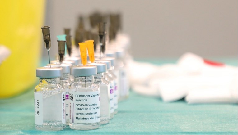 EU izvezla 37 milijuna doza cjepiva više nego što su ih primile članice