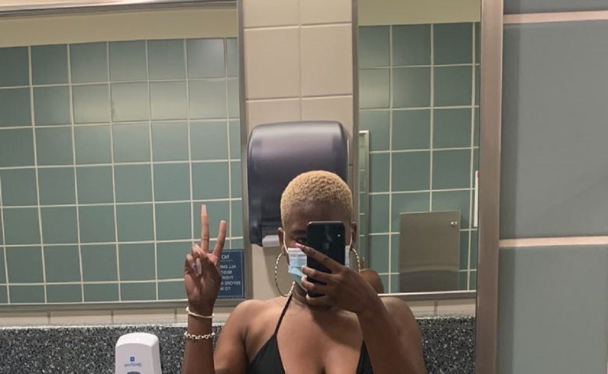 Ženu zbog "razvratnog dekoltea" nisu pustili da se ukrca u avion