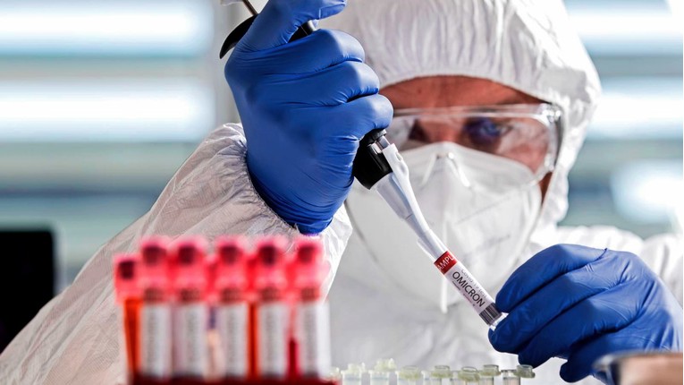 Stožer: 11 umrlih, 13 na respiratoru, 64 nova slučaja