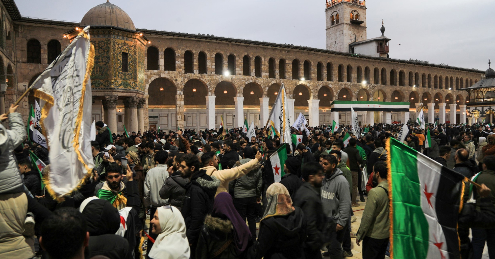 FOTO U Siriji slave godišnjicu Asadova pada