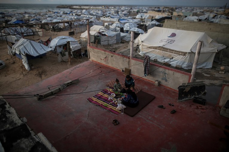 Izrael zbog rata s Iranom zabranio ulazak goriva i hrane u Gazu, prijeti nestašica