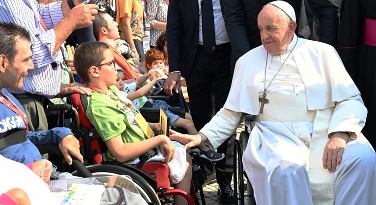 Papu Franju u Fatimi dočekalo 200.000 vjernika