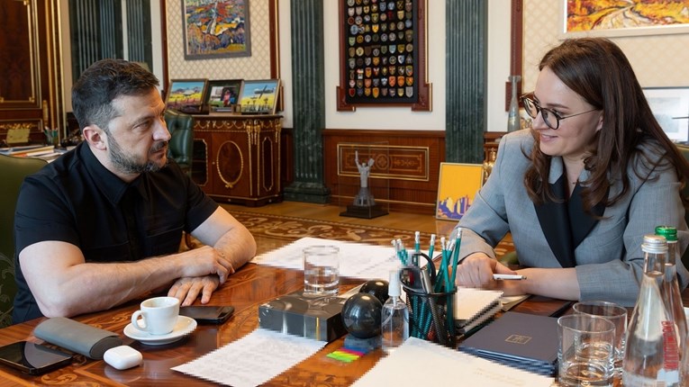 Zelenski smijenio premijera. Vladu će voditi žena