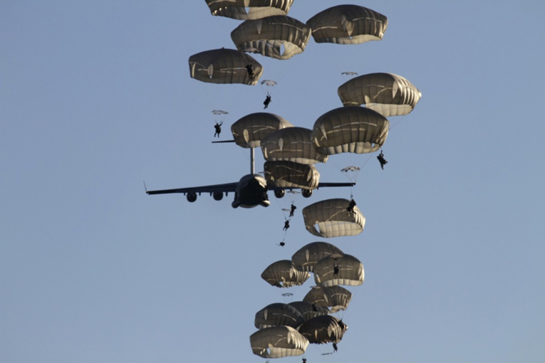 Izvor: Trump naginje kopnenoj invaziji, uvjeren je da će tada Iran kapitulirati