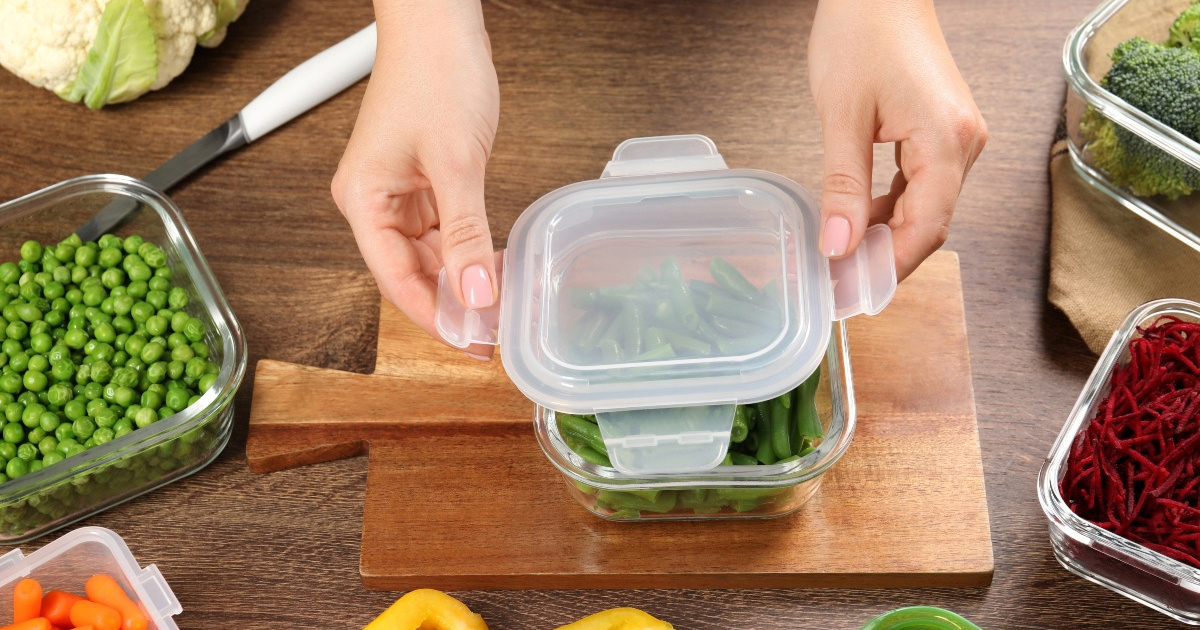 Nutricionisti: Šest vrsta hrane nikad ne biste trebali držati u plastičnim posudama