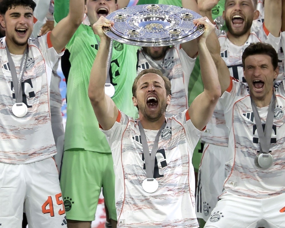 Bayern proslavio novi naslov. Pogledajte kako je Kane podigao prvi trofej u karijeri