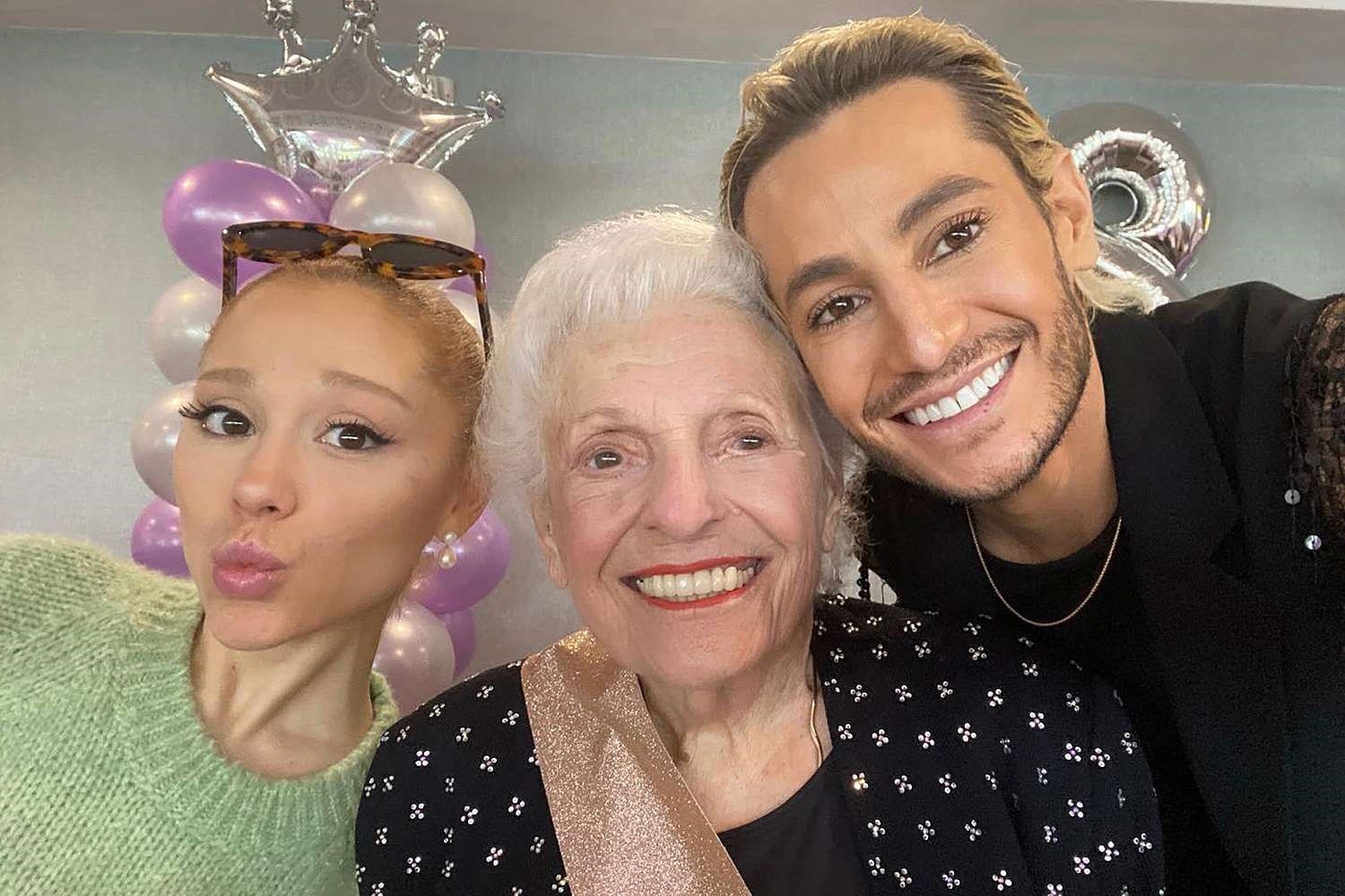 S 99 godina umrla baka Ariane Grande