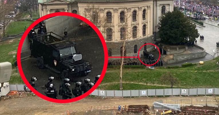 "Policija imala zvučni top tijekom prosvjeda u Beogradu". Objavljena fotografija
