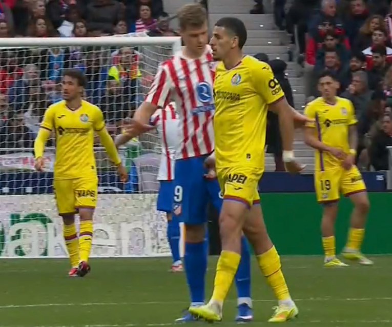 Marokanac uhvatio zvijezdu Atletica za spolovilo. Pogledajte njegovu reakciju