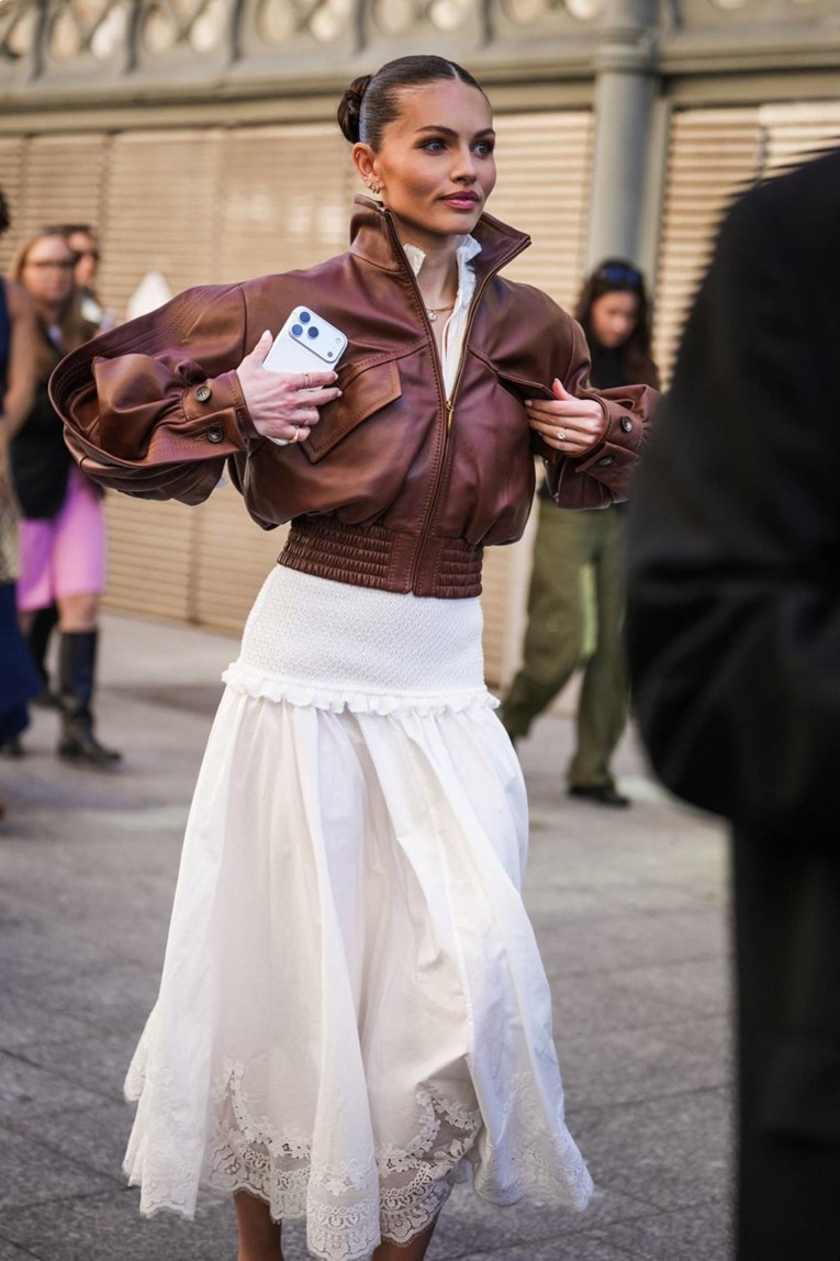 Nekoć najljepša djevojčica na svijetu snimljena u Parizu sa zaručničkim prstenom