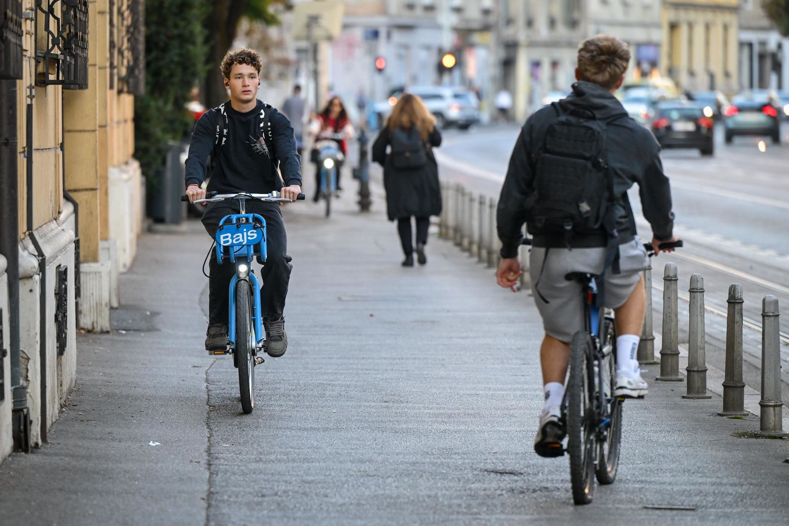 Nastava u zagrebačkom školama se odvija normalno. Učenici kasnili na prvi sat