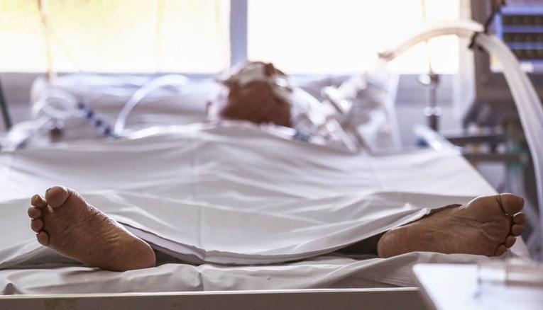 Na Floridi rekordan broj hospitalizacija zbog covida, pacijenti leže po hodnicima