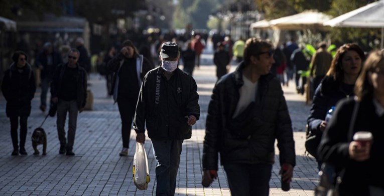 Bugarska uvodi obvezno nošenje maski na otvorenom