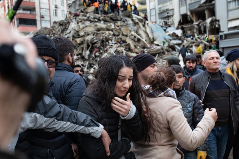 Preko 3600 mrtvih u dva katastrofalna potresa u Turskoj, nestali cijeli gradovi
