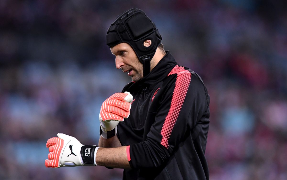 Večeras Petr Čech skida kacigu