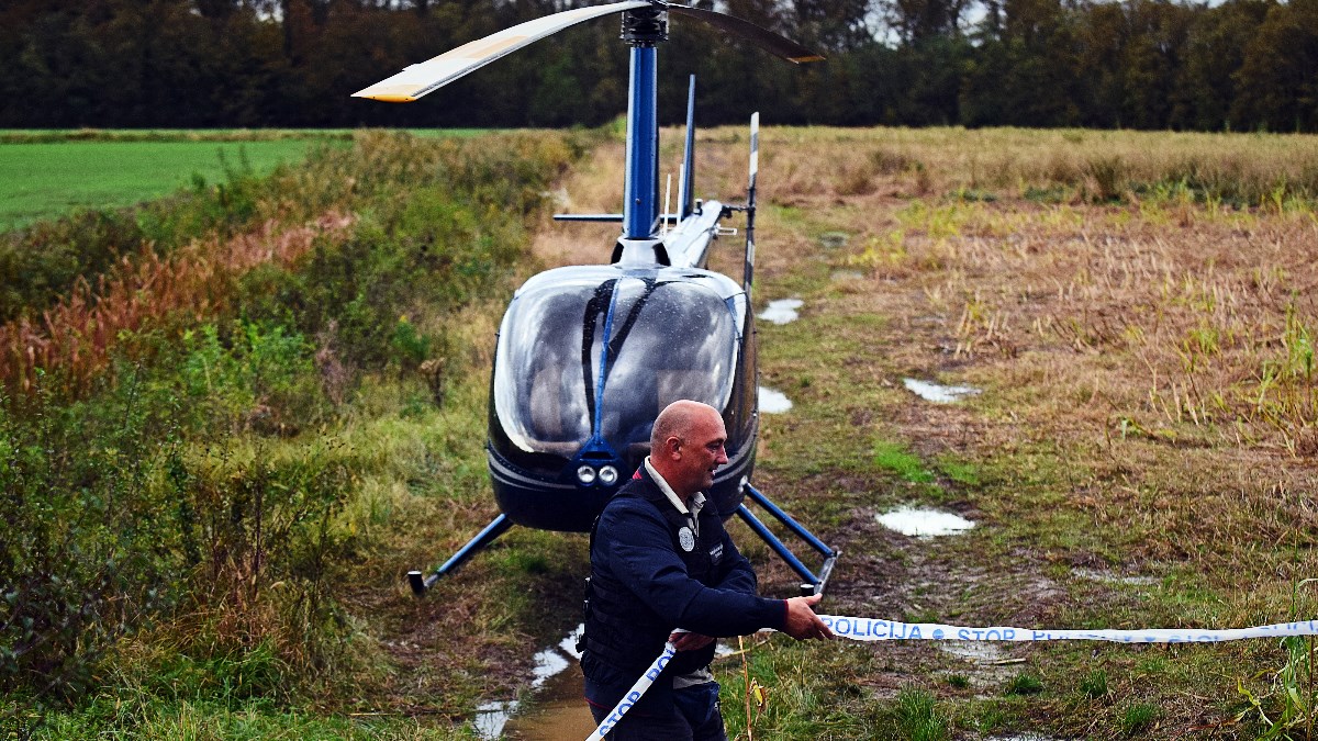 FOTO Skupocjeni ukrajinski helikopter sletio na farmu kod Karlovca