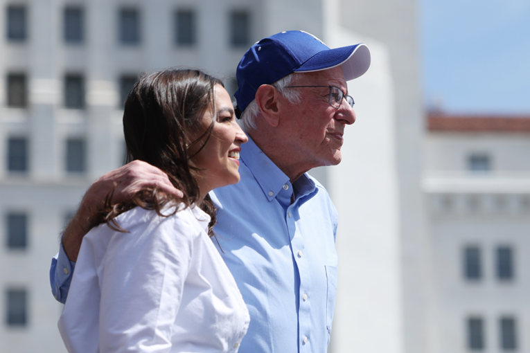 Bernie Sanders: Ako Trump osvoji Grenland, hoćemo li dobiti 5 tjedana godišnjeg?