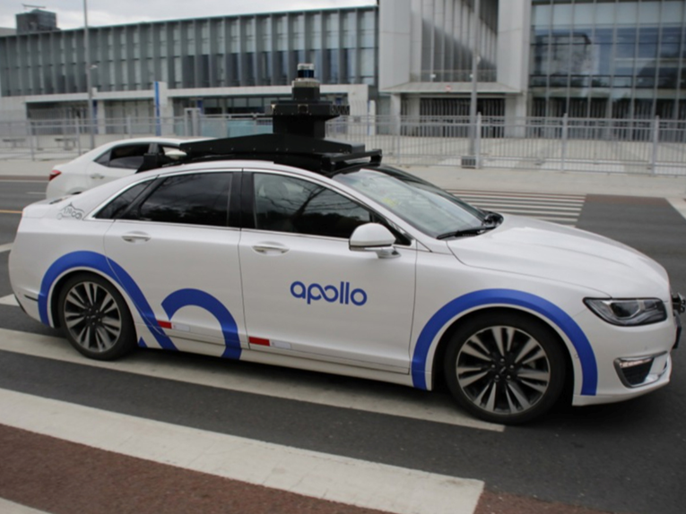 Kineski robotaksiji zbog kvara stali nasred ceste