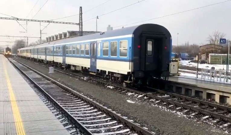 U Češkoj se sudarila dva vlaka, ozlijeđena 21 osoba