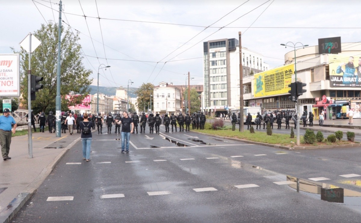 Veterani divljali po Sarajevu, izborili su veće penzije i prava