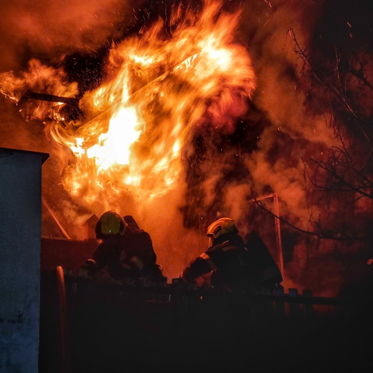 VIDEO Eksplozija i požar u radničkom hostelu kod Budimpešte, najmanje četvero mrtvih