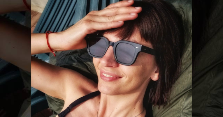 Ivana Paradžiković oduševila pratitelje fotkom u badiću, pozirala je bez šminke