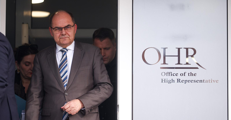 Schimdt nametnuo dvije važne odluke. Ipak će Republika Srpska platiti golemi dug