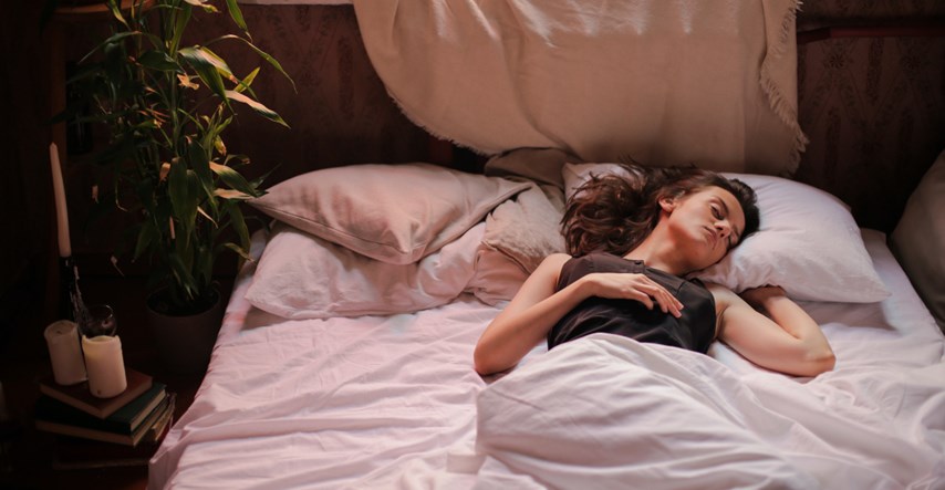 Koja je idealna temperatura za spavanje i zašto biste trebali spavati bez odjeće?