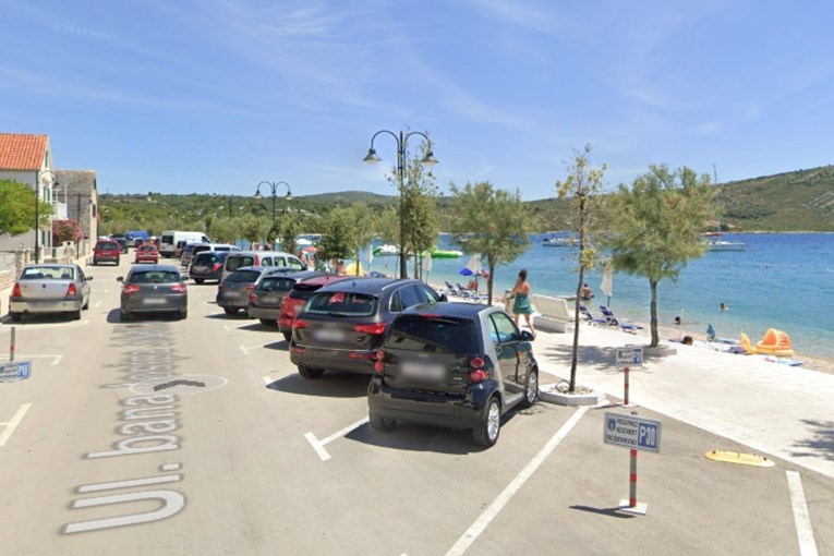 Mladić (22) drogiran pao s mopeda u Primoštenu, teško je ozlijeđen