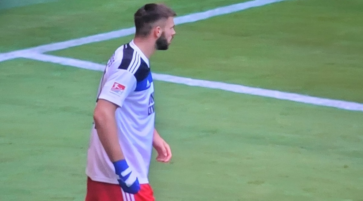 Navijači HSV-a hajdukovcu koji igra ozlijeđen: Lave, borbena svinjo, luđače...
