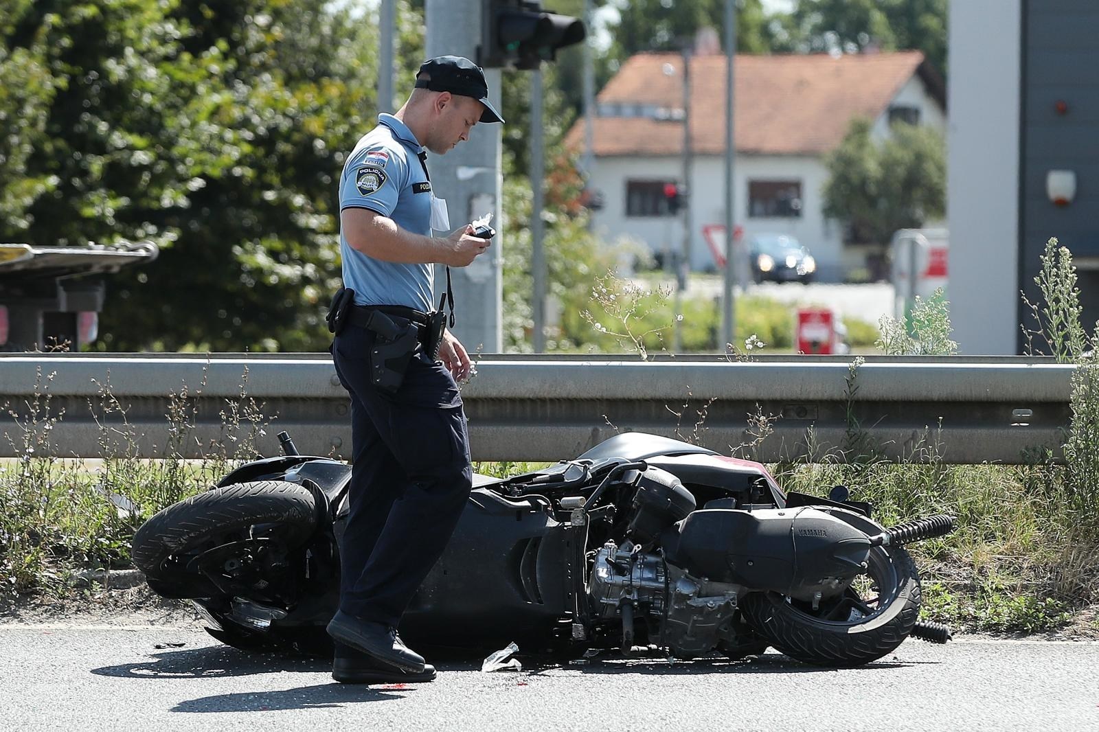 Bez vozačke i registracije alkoholiziran motorom izazvao nesreću, teško je ozlijeđen