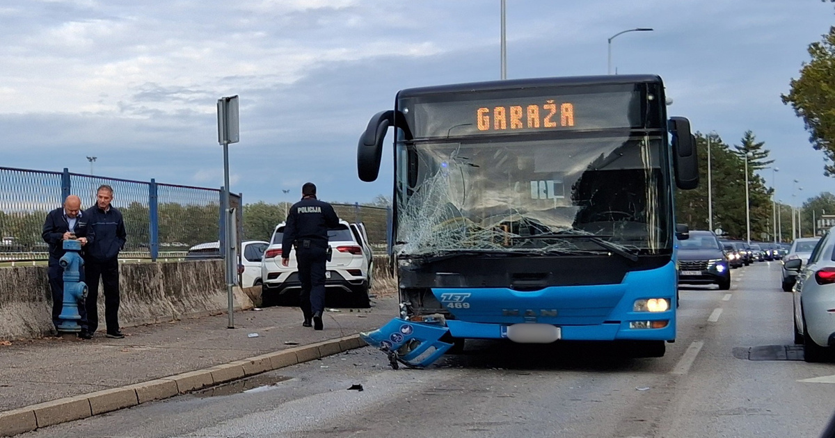 FOTO Sudarili se auto i autobus kod zagrebačkog Hipodroma. Dvije osobe ozlijeđene