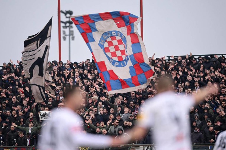 Pogledajte kako su navijači Hajduka pozdravili igrače nakon poraza od Gorice