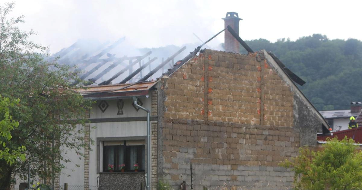 Grom uništio kuću u napuštenom naselju na Biokovu. Vlasnica: Još sam u šoku