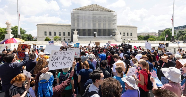 Vrhovni sud presudio u korist Trumpa u vezi s ukidanjem državljanstva po rođenju