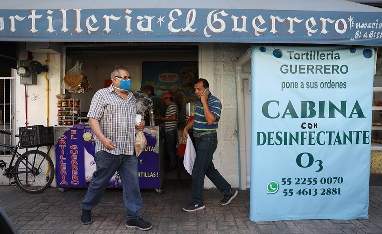 Meksiko ima preko 12 tisuća novih slučajeva, u glavnom gradu trgovine rade kraće