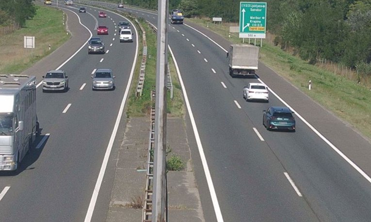 Bježao policiji po A3 bez vozačke, divljao, prelazio iz trake u traku, trubio...