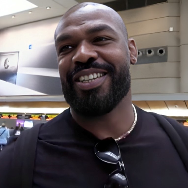 Jon Jones: 100 muškaraca protiv gorile? Pobijedili bi ako ja povedem grupu