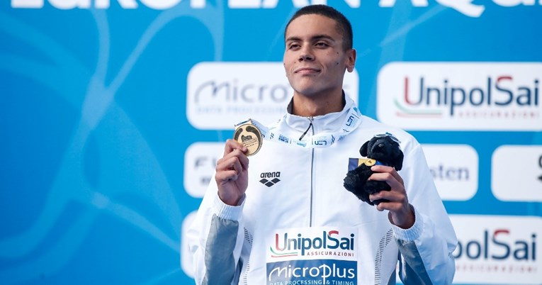 Rumunjski plivač je sa 17 godina oborio svjetski rekord i rastužio Srbiju