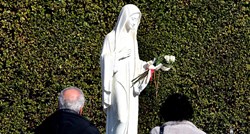 Talijanka tvrdila da kip Gospe lije krvave suze. Utvrđeno da krv potječe od svinje