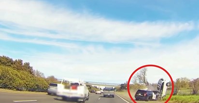 VIDEO Vozio je u suprotnom smjeru, a onda se namjerno zabio u policijsko vozilo