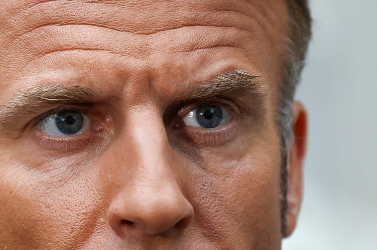 Macron: Pred našim vratima je predator, golemo čudovište. Ne smijemo biti naivni