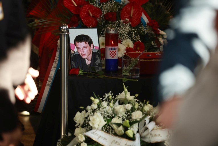 Za Nicoliera napisao: "Iskopaše to plaćeničko gov*o". Uhićen je, našli mu oružje