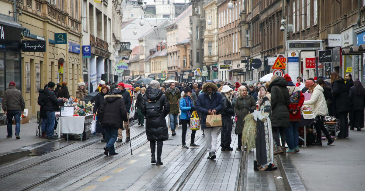 Zagrebačka Ilica danas je bila puna prolaznika zbog Q'ART festivala